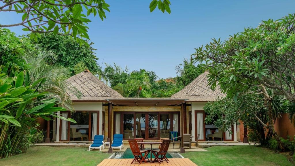 هتل دیسکاوری کارتیکا پلازا